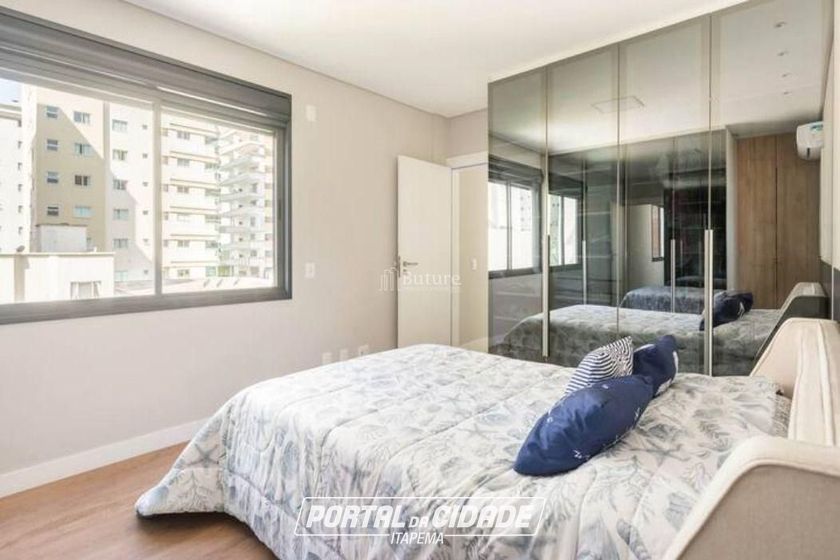 Apartamento &agrave; venda - 102m&sup2; - Meia Praia