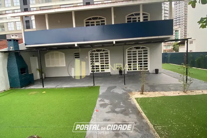 Casa para alugar - 222m&sup2; - pereque