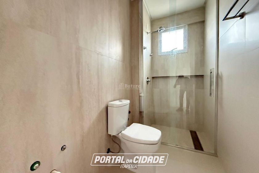 Apartamento &agrave; venda - 213m&sup2; - Meia Praia
