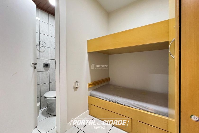 Apartamento &agrave; venda - 160m&sup2; - Meia Praia