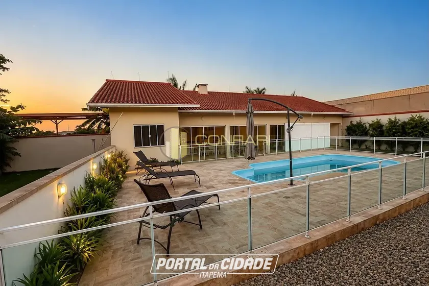 Ch&aacute;cara &agrave; venda - 350m&sup2; - Nova Descoberta
