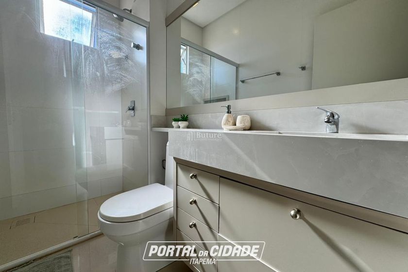 Apartamento &agrave; venda - 240m&sup2; - Meia Praia