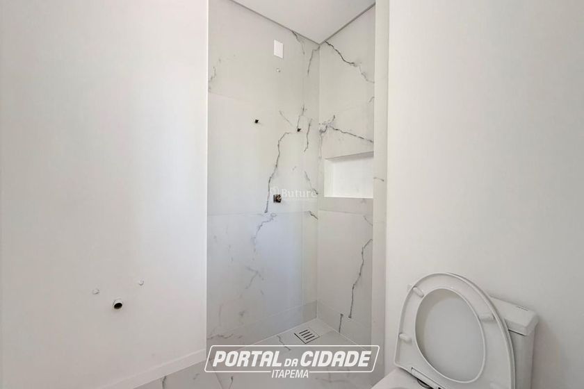 Apartamento &agrave; venda - 160m&sup2; - Meia Praia