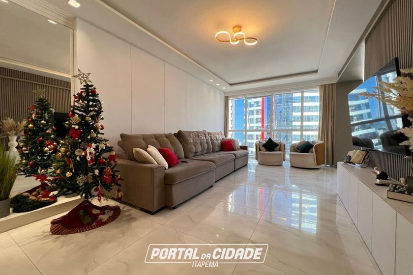 Apartamento &agrave; venda - 196m&sup2; - Meia Praia