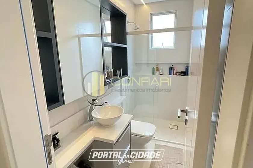 Apartamento para alugar - 163m&sup2; - Meia Praia
