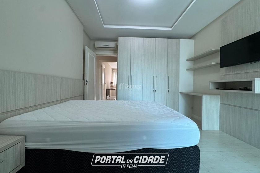 Apartamento &agrave; venda - 180m&sup2; - Meia Praia