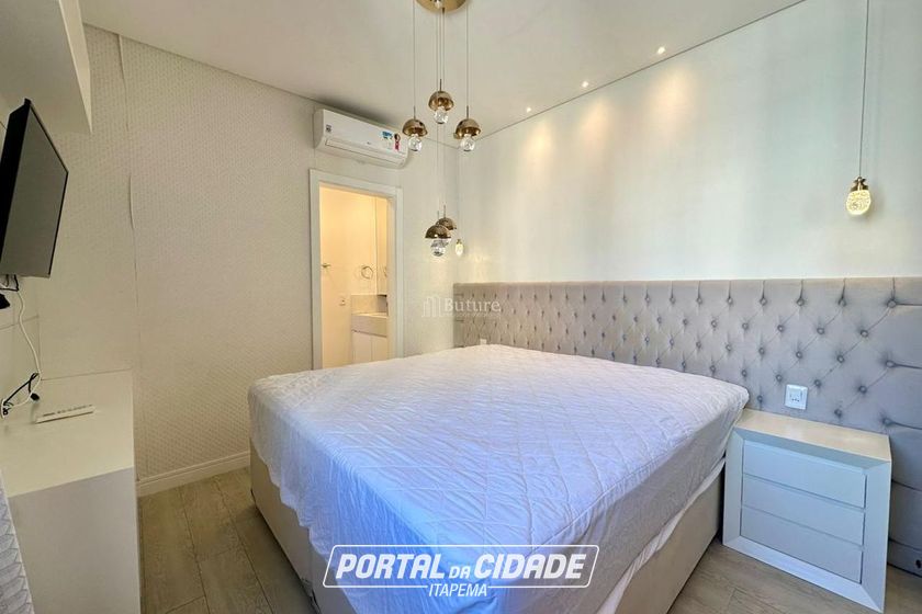 Apartamento &agrave; venda - 137m&sup2; - Meia Praia