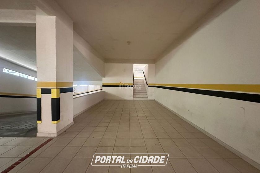 Apartamento &agrave; venda - 198m&sup2; - Meia Praia