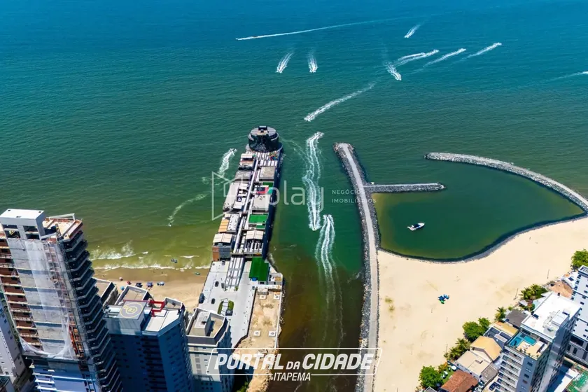 Apartamento &agrave; venda - 80m&sup2; - Meia Praia