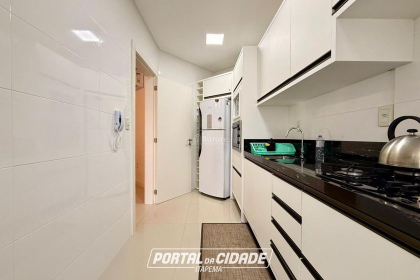 Apartamento &agrave; venda - 120m&sup2; - Meia Praia