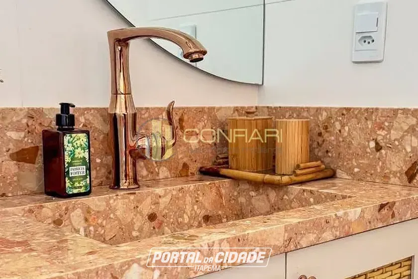 Apartamento &agrave; venda - 251m&sup2; - Meia Praia