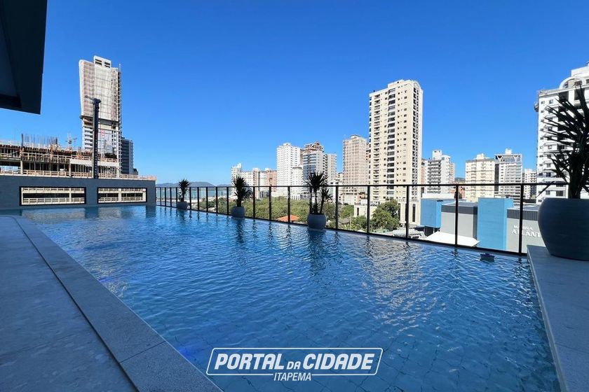 Apartamento &agrave; venda - 123m&sup2; - Meia Praia