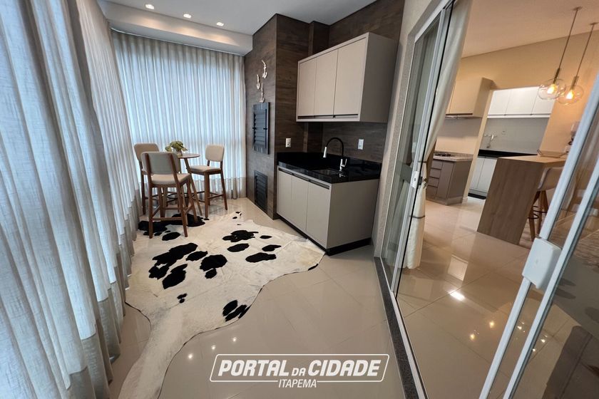 Apartamento &agrave; venda - 135m&sup2; - Meia Praia