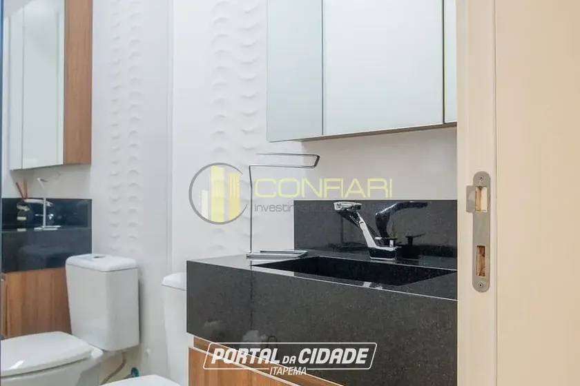 Apartamento &agrave; venda - 117m&sup2; - Meia Praia