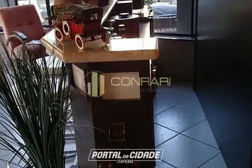 Apartamento &agrave; venda - 130m&sup2; - Meia Praia