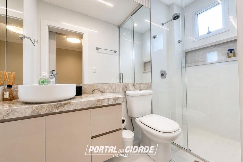 Apartamento &agrave; venda - 145m&sup2; - Meia Praia