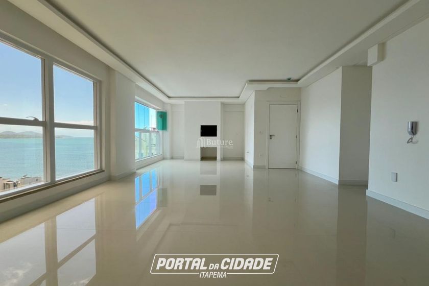 Apartamento &agrave; venda - 180m&sup2; - Meia Praia