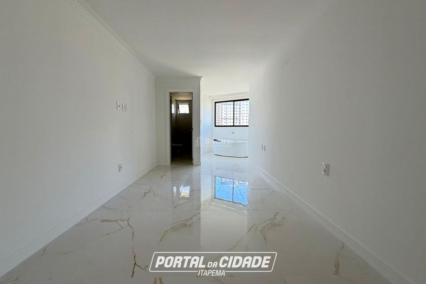 Apartamento &agrave; venda - 163m&sup2; - Meia Praia