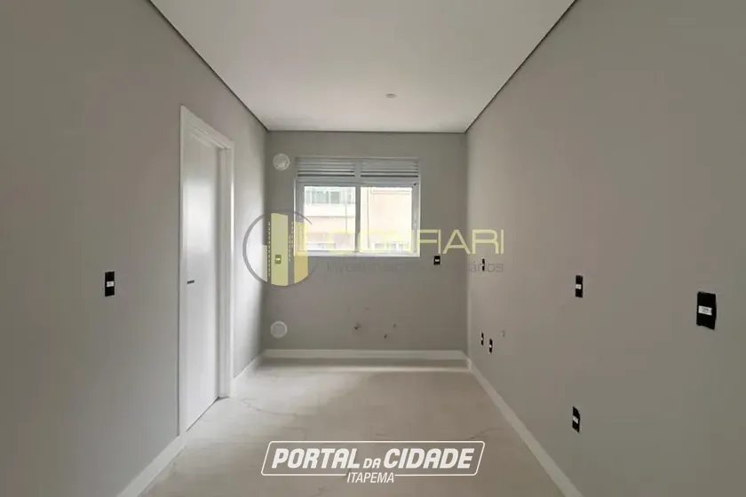 Apartamento &agrave; venda - 132m&sup2; - MEIA PRAIA