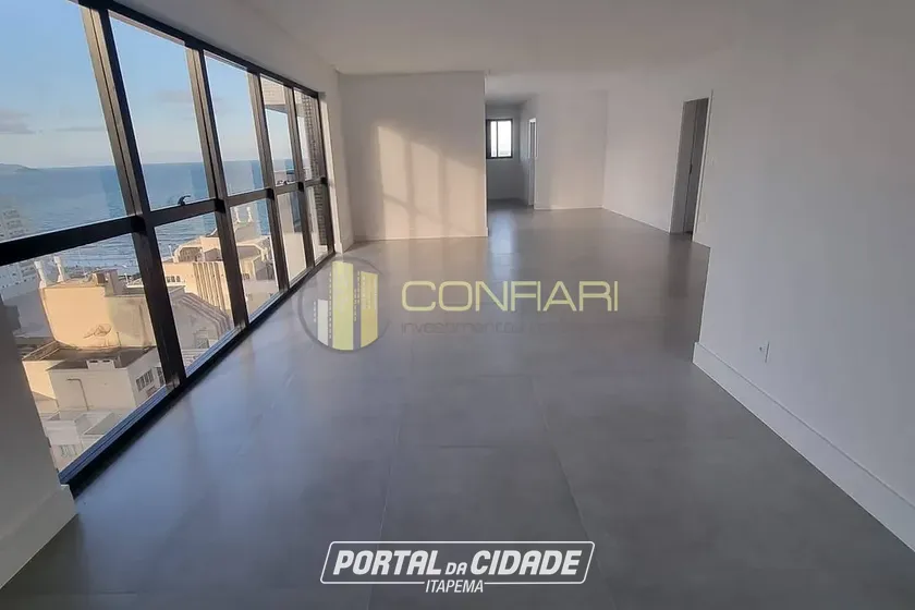Apartamento &agrave; venda - 207m&sup2; - Meia Praia