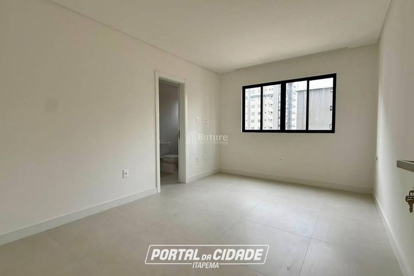 Apartamento &agrave; venda - Meia Praia