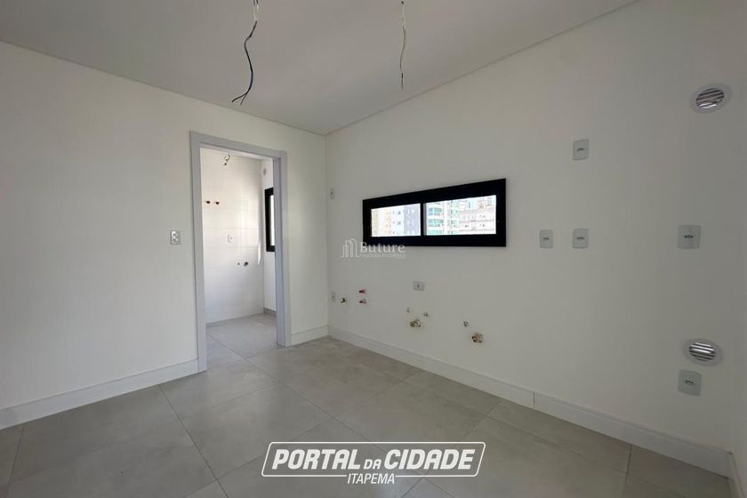 Apartamento &agrave; venda - 95m&sup2; - Meia Praia