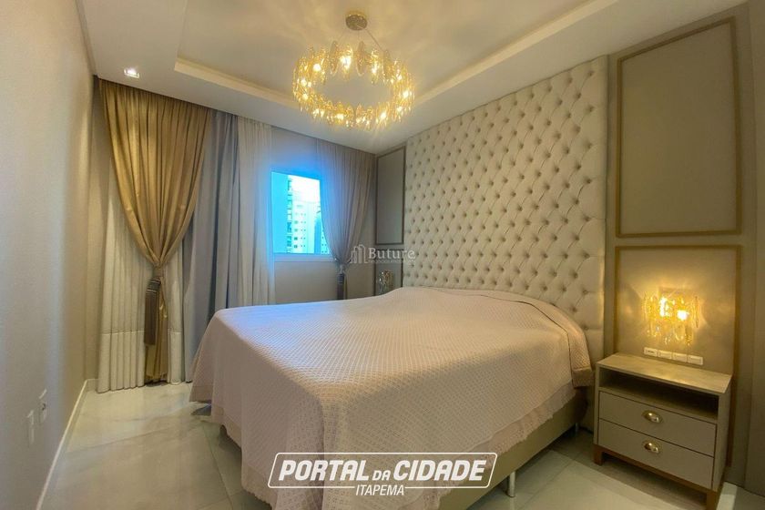 Apartamento &agrave; venda - 182m&sup2; - Meia Praia