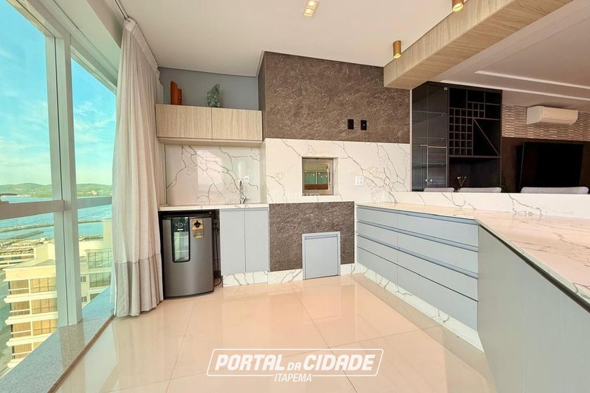 Apartamento &agrave; venda - 200m&sup2; - Meia Praia