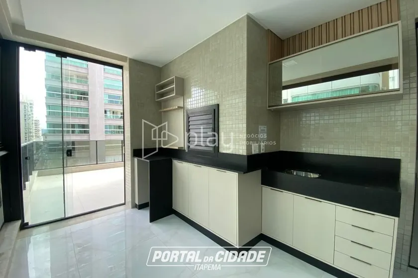 Apartamento &agrave; venda - 163m&sup2; - Meia Praia