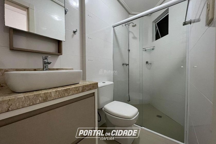 Apartamento &agrave; venda - 137m&sup2; - Meia Praia