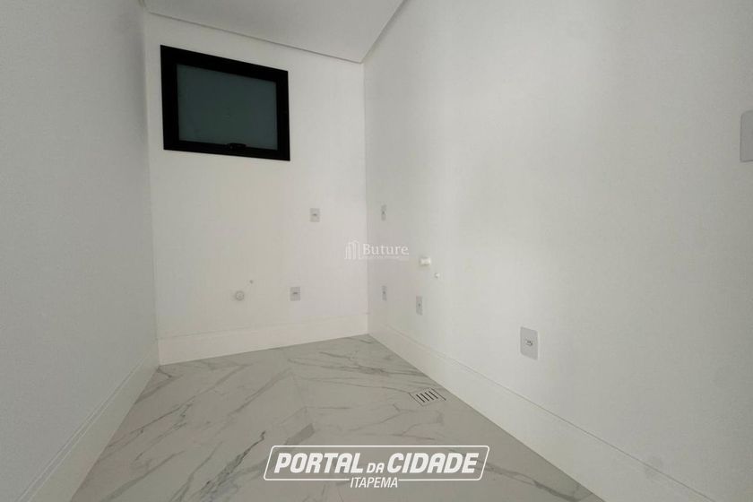 Apartamento &agrave; venda - 185m&sup2; - Meia Praia