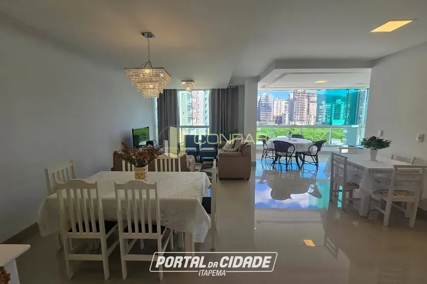 Apartamento &agrave; venda - 130m&sup2; - Meia Praia