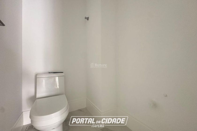 Apartamento &agrave; venda - 185m&sup2; - Meia Praia