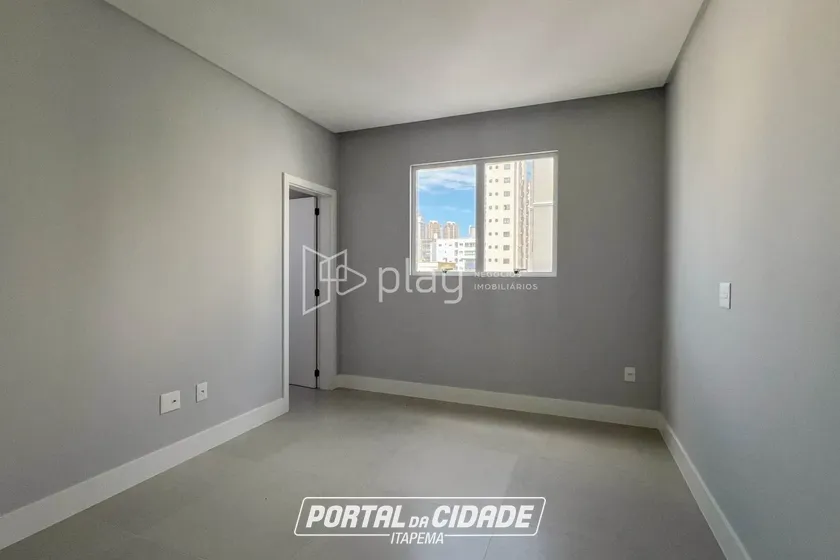 Apartamento &agrave; venda - 190m&sup2; - Meia Praia