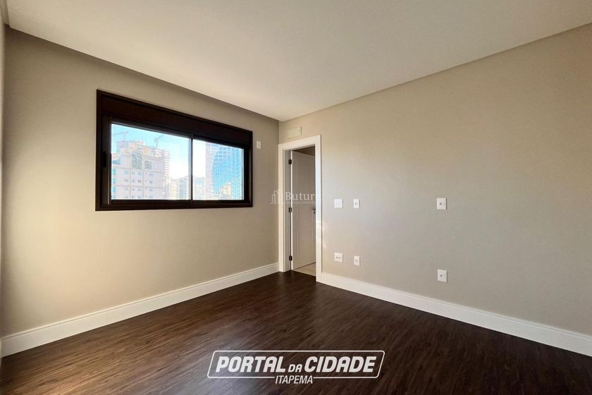 Apartamento &agrave; venda - 185m&sup2; - Centro