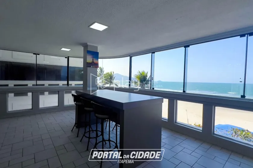 Apartamento &agrave; venda - 170m&sup2; - Meia Praia