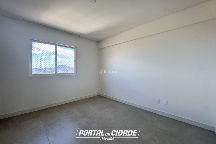 Apartamento &agrave; venda - 129m&sup2; - Meia Praia