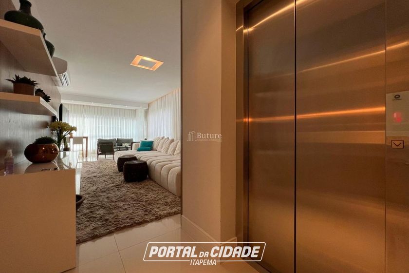 Apartamento &agrave; venda - 153m&sup2; - Meia Praia