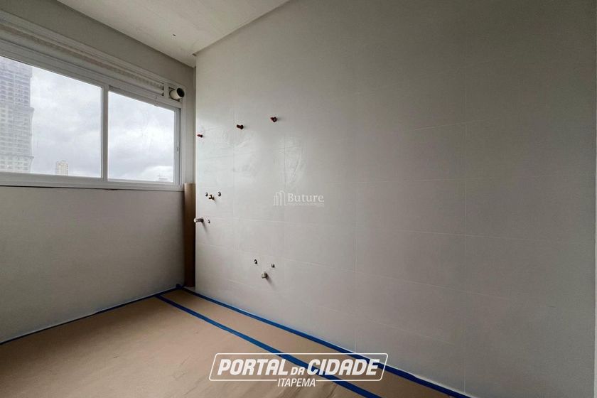 Apartamento &agrave; venda - 180m&sup2; - Meia Praia