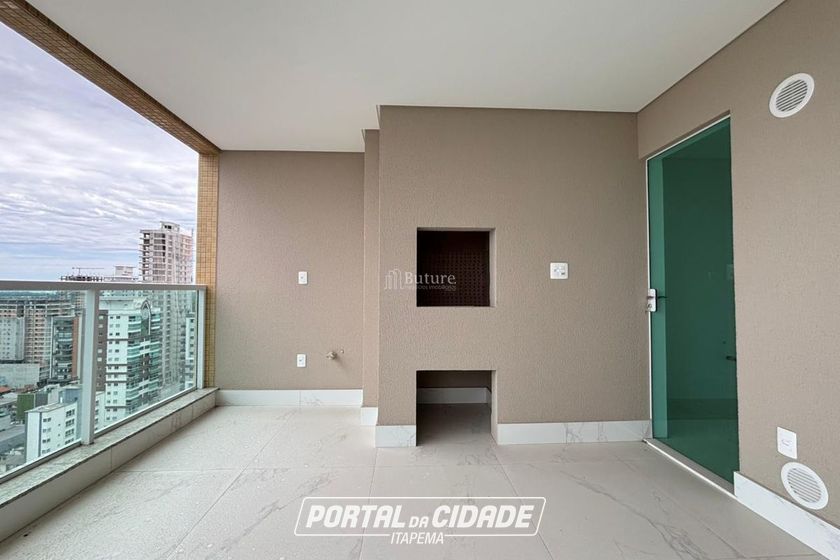 Apartamento &agrave; venda - 159m&sup2; - Meia Praia