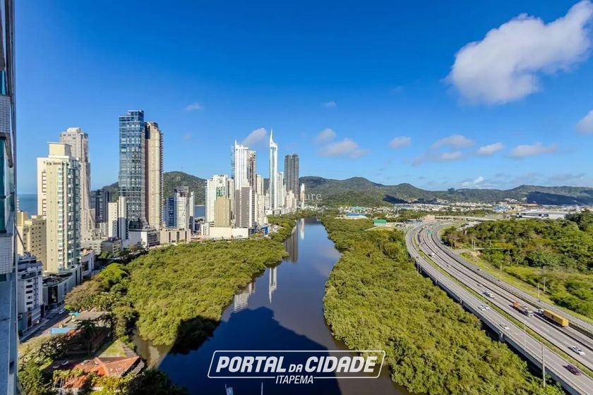Apartamento &agrave; venda - 180m&sup2; - Centro