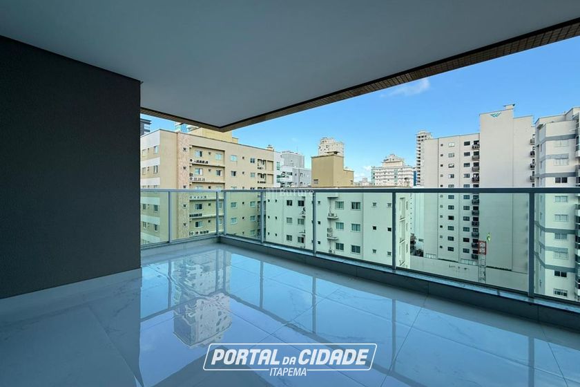 Apartamento &agrave; venda - 159m&sup2; - Meia Praia