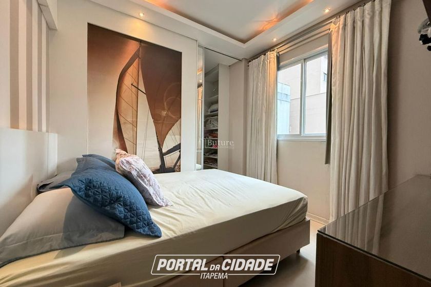 Apartamento &agrave; venda - 107m&sup2; - Meia Praia
