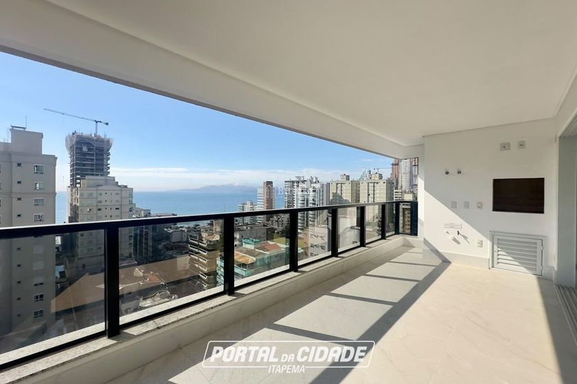Apartamento &agrave; venda - 180m&sup2; - Meia Praia