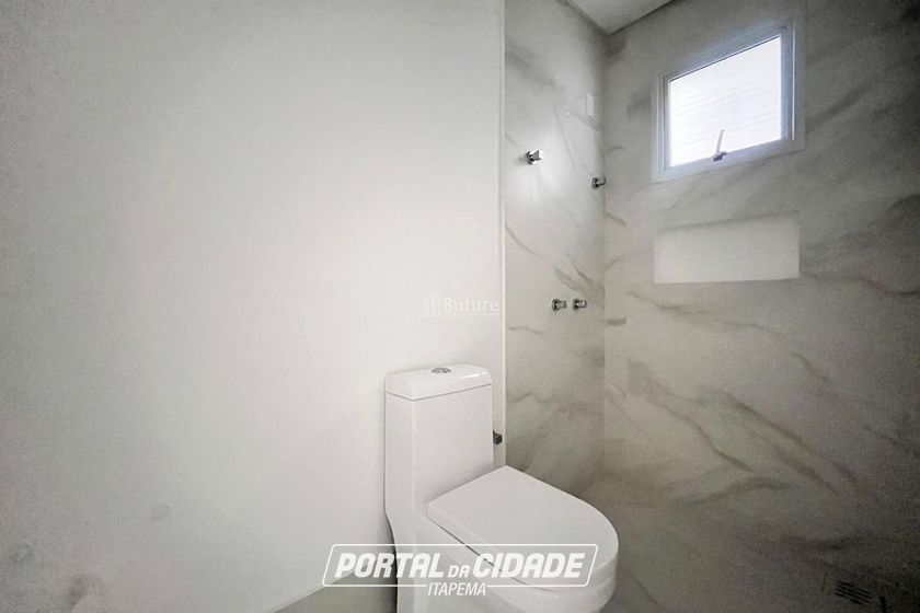 Apartamento &agrave; venda - 217m&sup2; - Meia Praia
