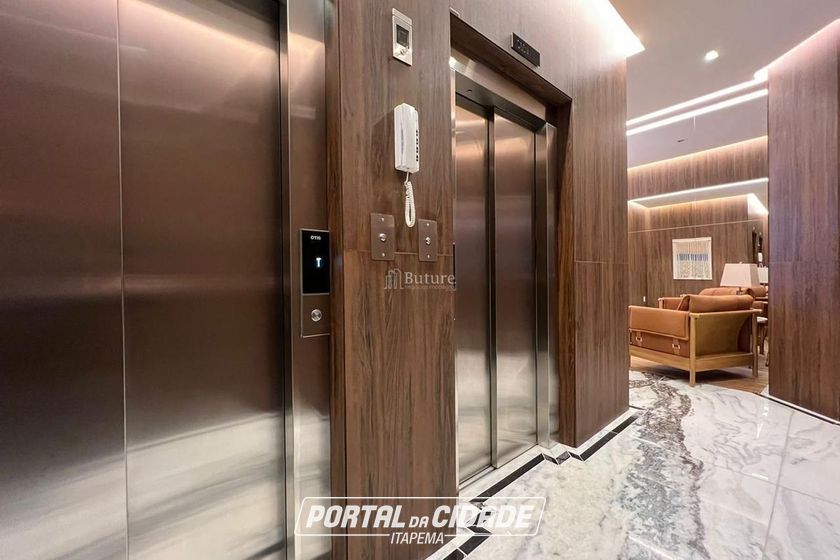 Apartamento &agrave; venda - 200m&sup2; - Meia Praia