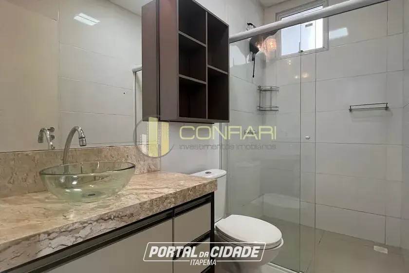 Apartamento para alugar - 110m&sup2; - Meia Praia