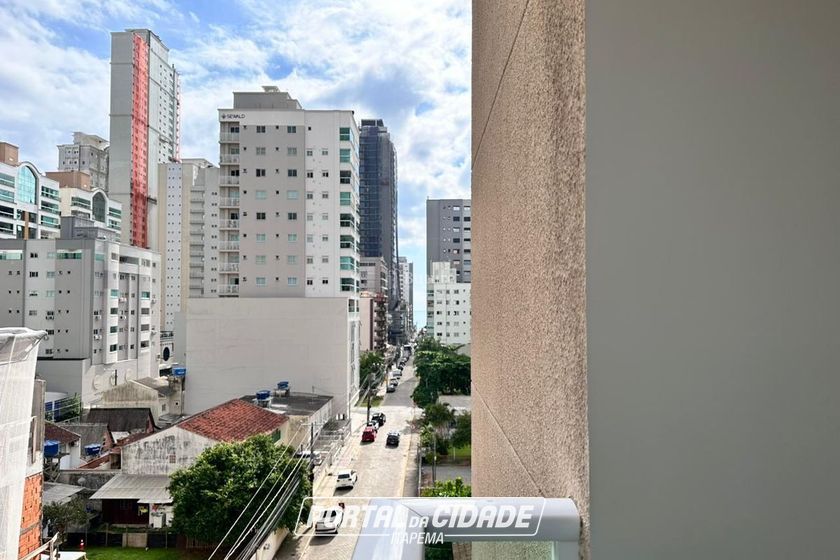 Apartamento &agrave; venda - 86m&sup2; - Meia Praia