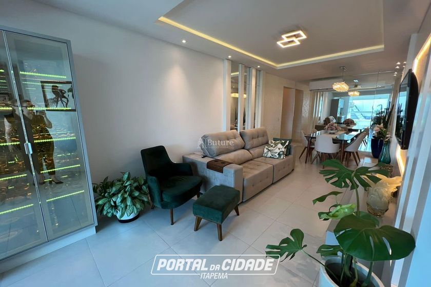 Apartamento &agrave; venda - 110m&sup2; - Meia Praia