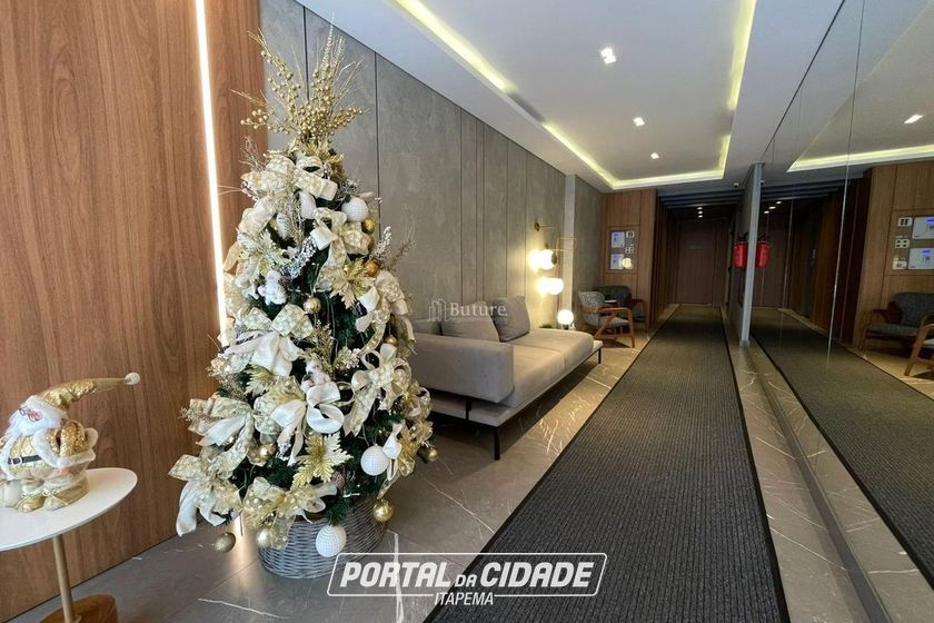 Apartamento &agrave; venda - 135m&sup2; - Meia Praia